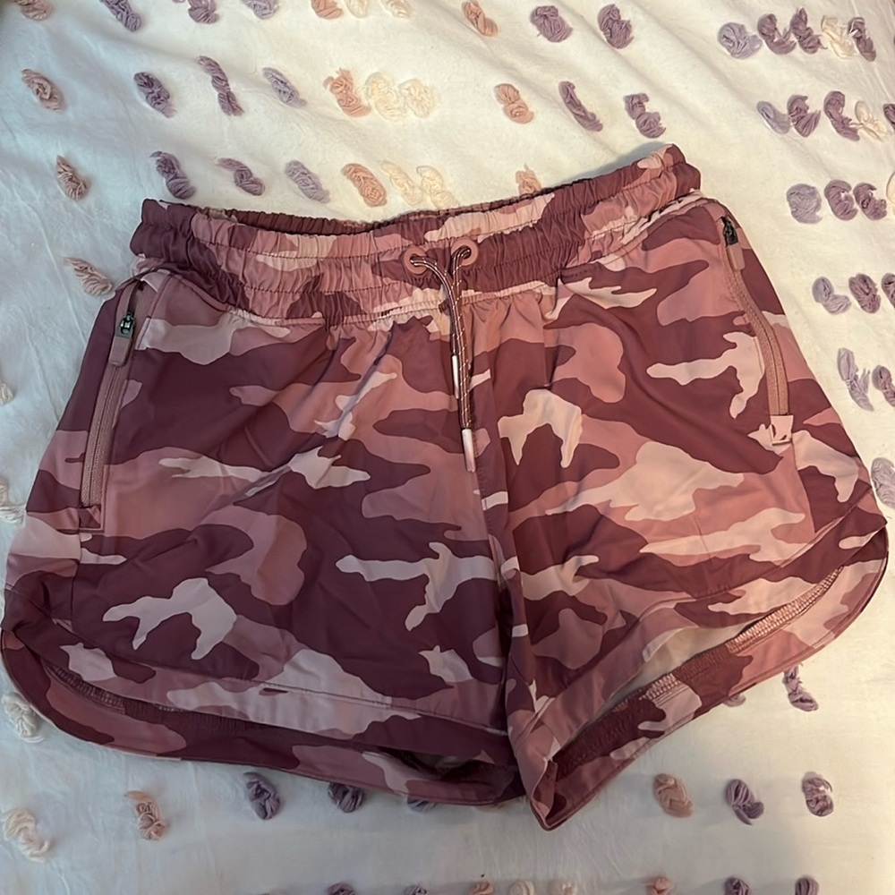 Athleta girl pink camo shorts size 12